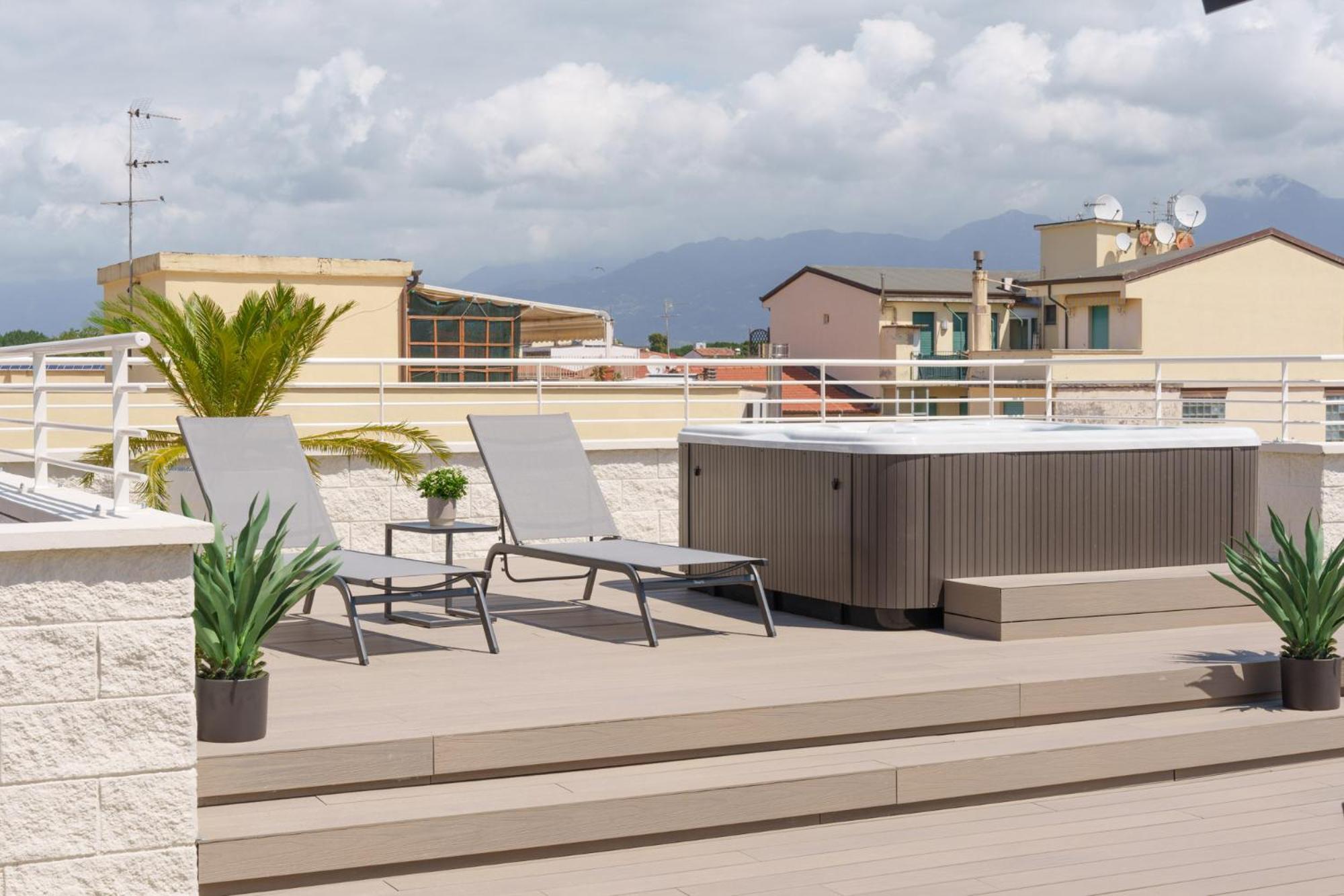 VI Suites Viareggio Extérieur photo