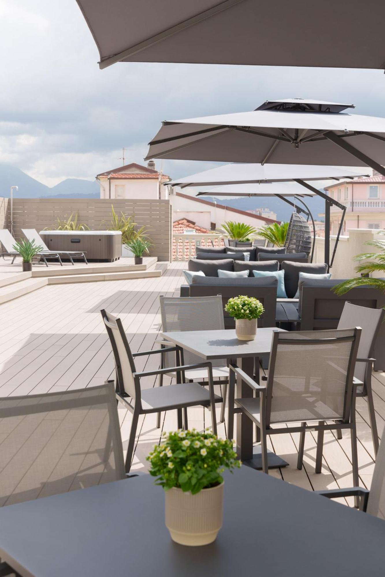 VI Suites Viareggio Extérieur photo